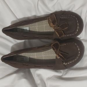 Brown Wedges with Bows